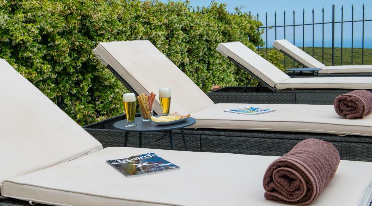 Villa Olympia VIP Dhráfi Esterno foto