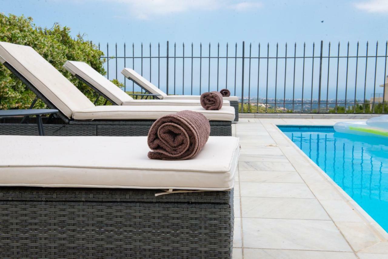 Villa Olympia VIP Dhráfi Esterno foto