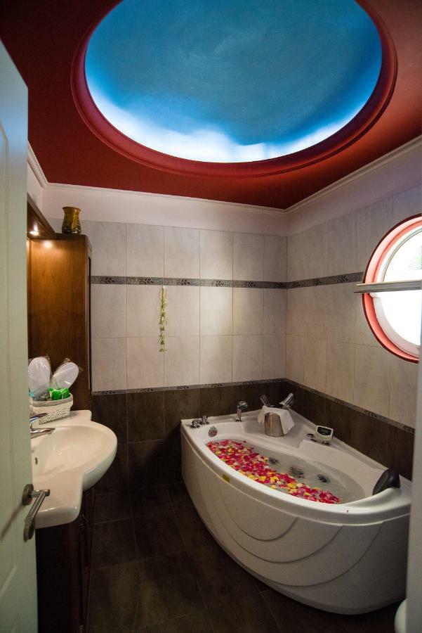 Villa Olympia VIP Dhráfi Esterno foto