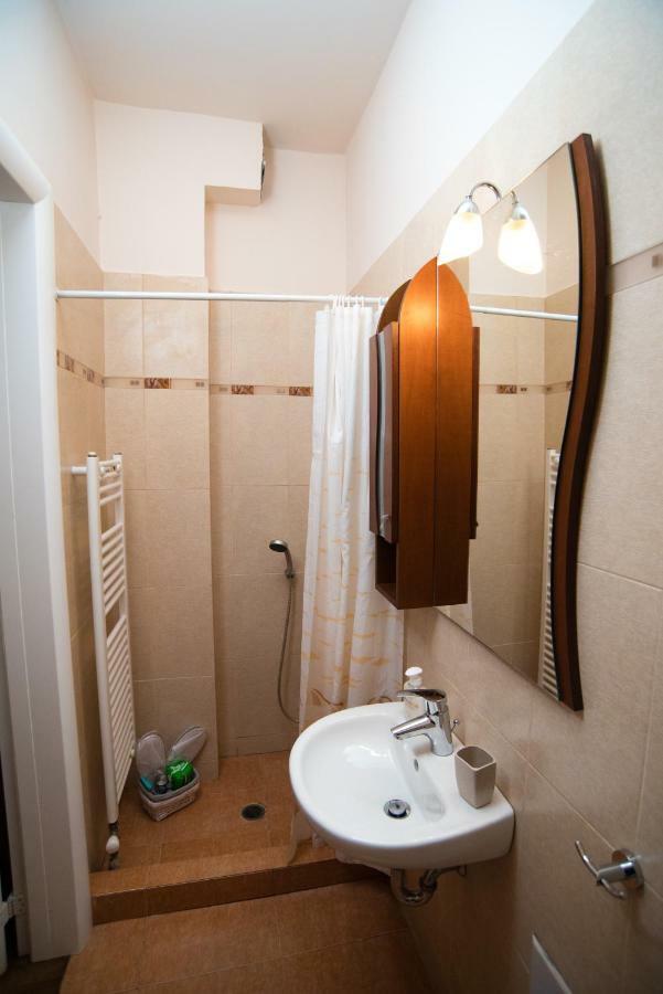 Villa Olympia VIP Dhráfi Esterno foto