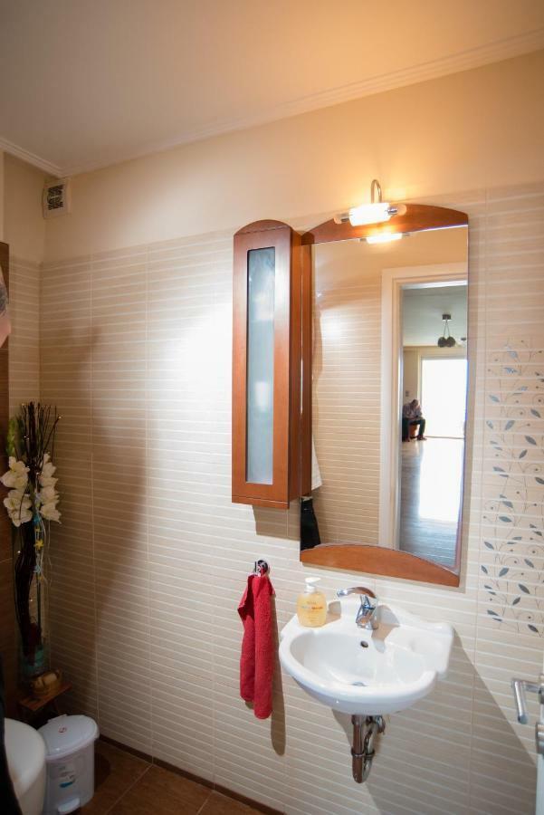 Villa Olympia VIP Dhráfi Esterno foto