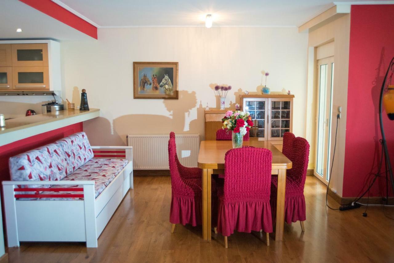 Villa Olympia VIP Dhráfi Esterno foto